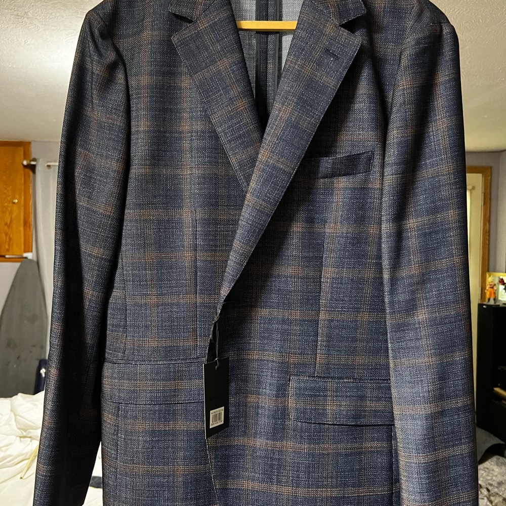 Bonobos sports jacket. Very light brand new with tags. Great color combination.